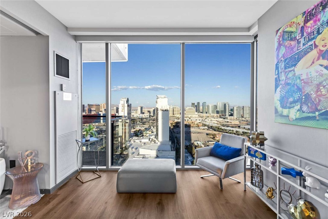 Photo 4 of 4381 W Flamingo Road #3322