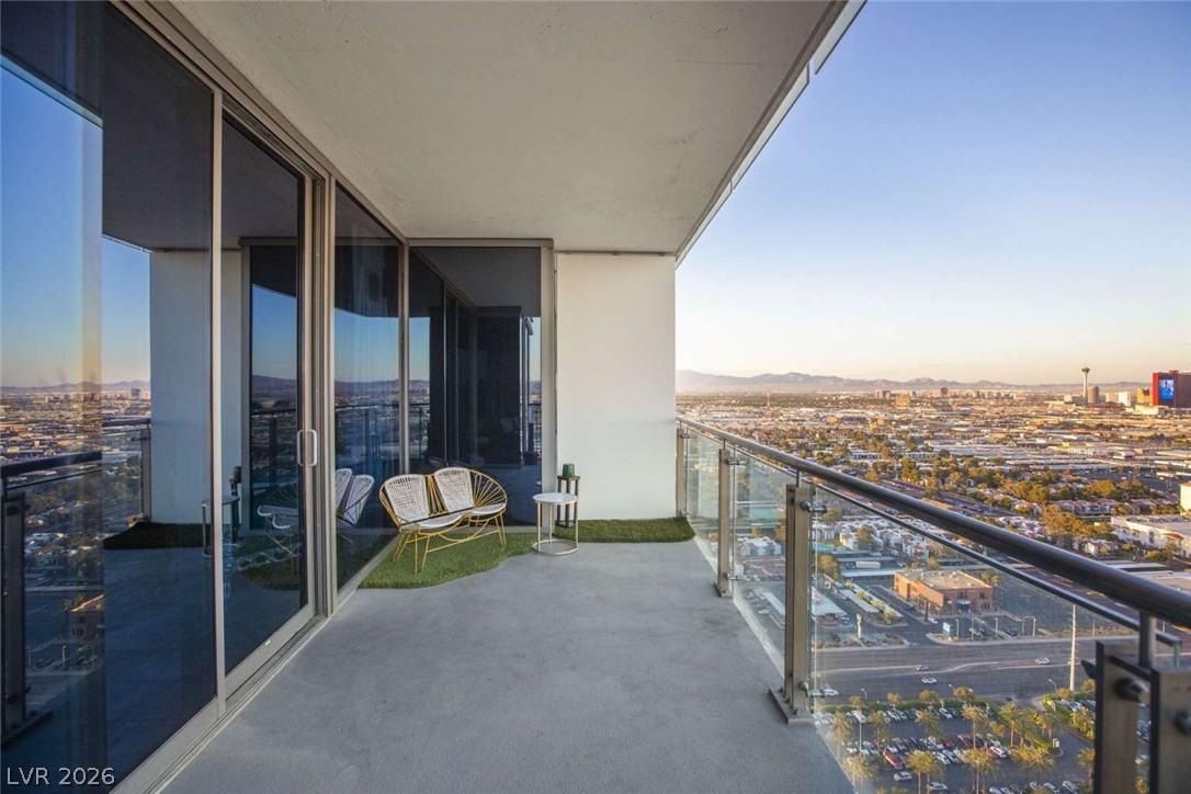 Photo 15 of 20, 4381 W Flamingo Road #3322