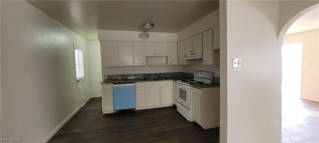 Photo 13 of 40, 6232 Blair Way