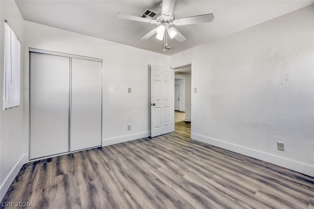 Photo 15 of 22, 1325 E Oakey Boulevard