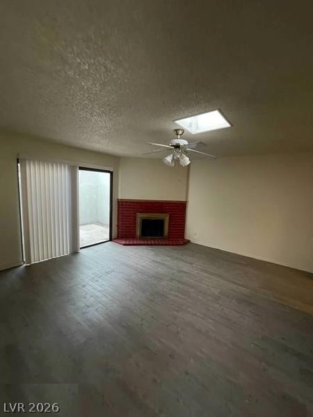Photo 7 of 22, 5709 Goldmount Avenue
