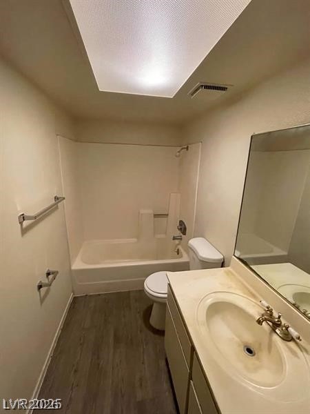 Photo 12 of 22, 5709 Goldmount Avenue