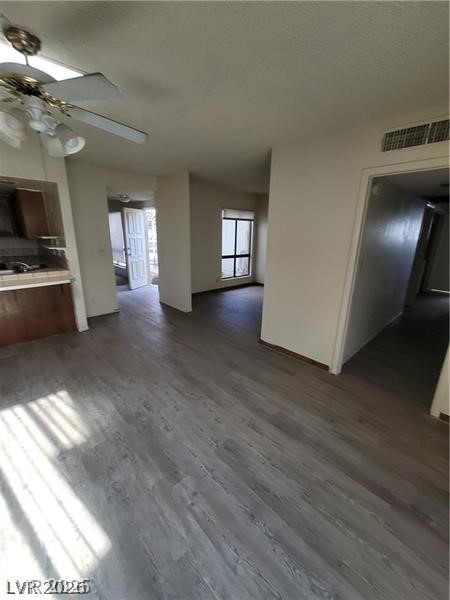 Photo 16 of 22, 5709 Goldmount Avenue