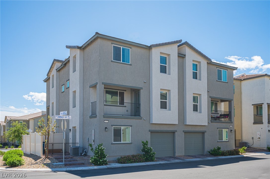 2673 Champagne Gold Avenue, North Las Vegas 89086