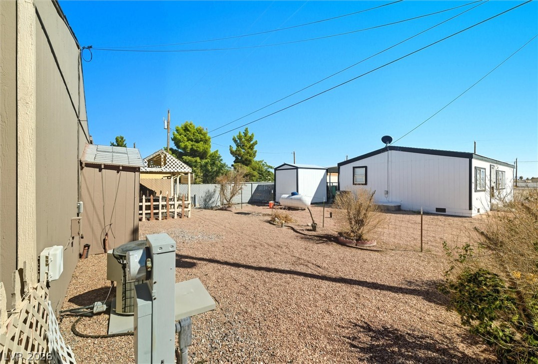 Photo 17 of 27, 261 W Kite Street