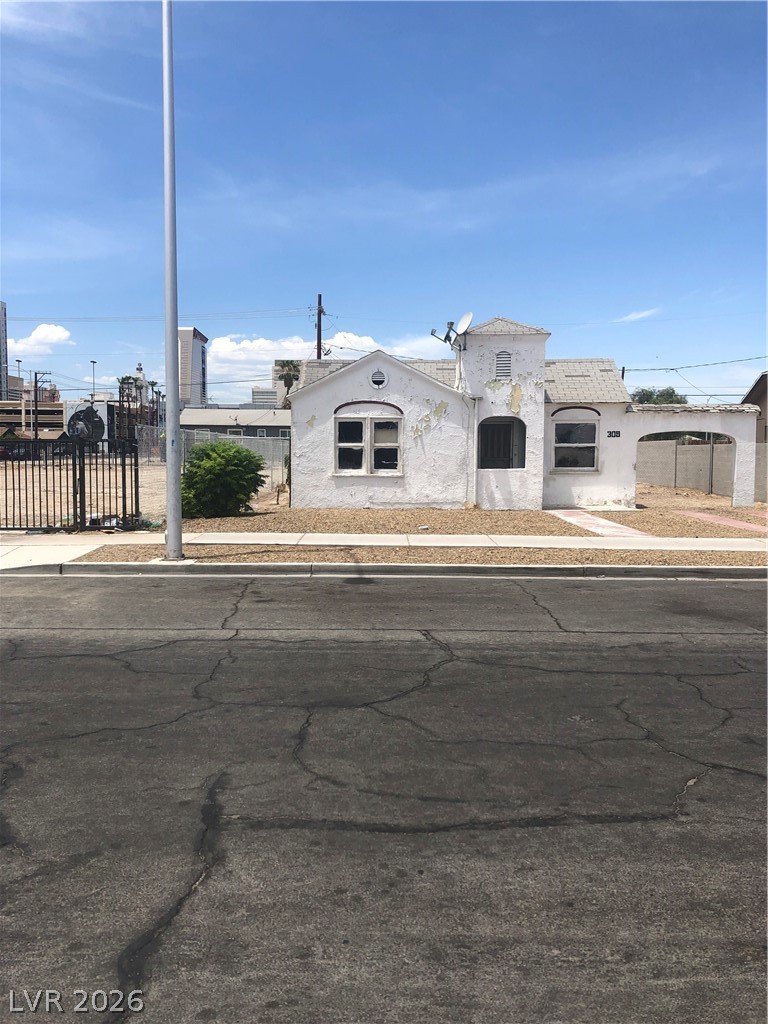 Photo 2 of 309 N 9th Street