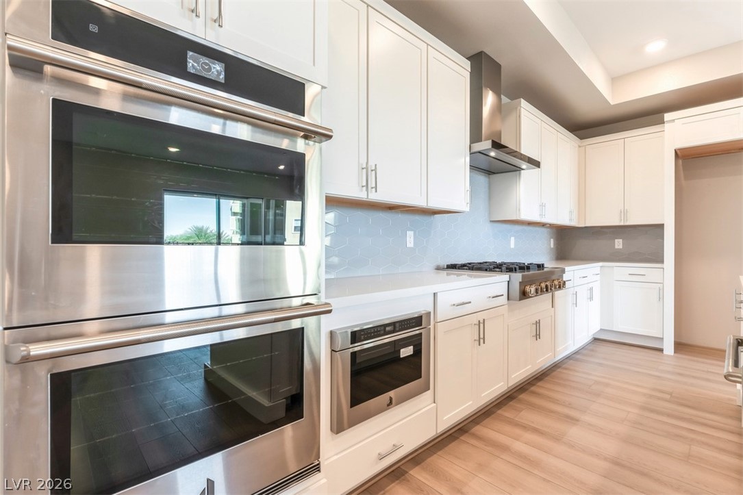 Photo 3 of 9128 Las Manaitas Avenue #301