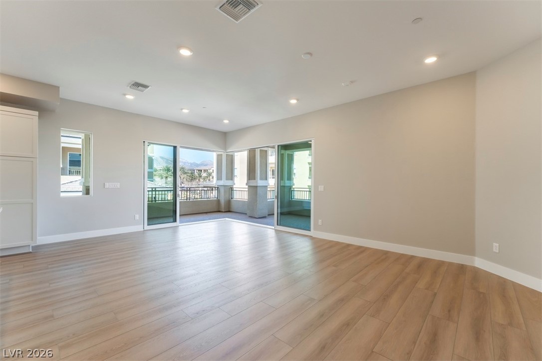 Photo 6 of 15, 9128 Las Manaitas Avenue #301