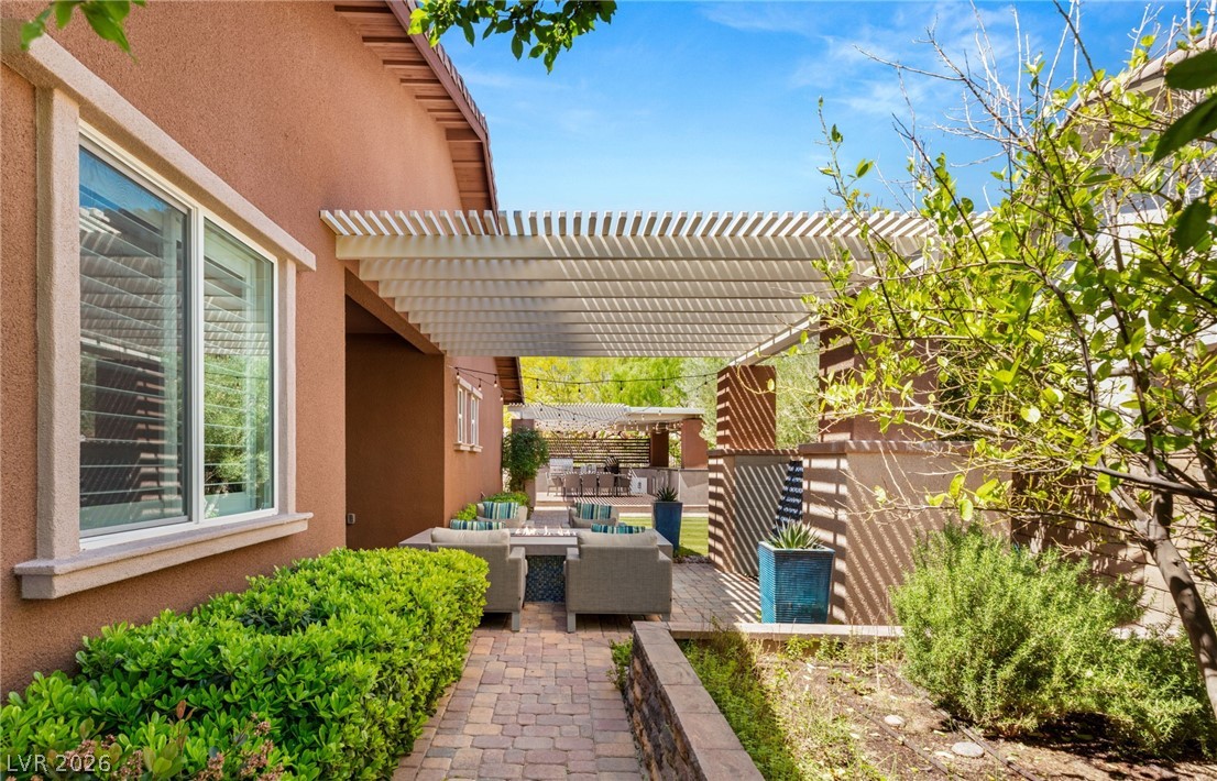 Photo 43 of 96, 277 Lindura Court