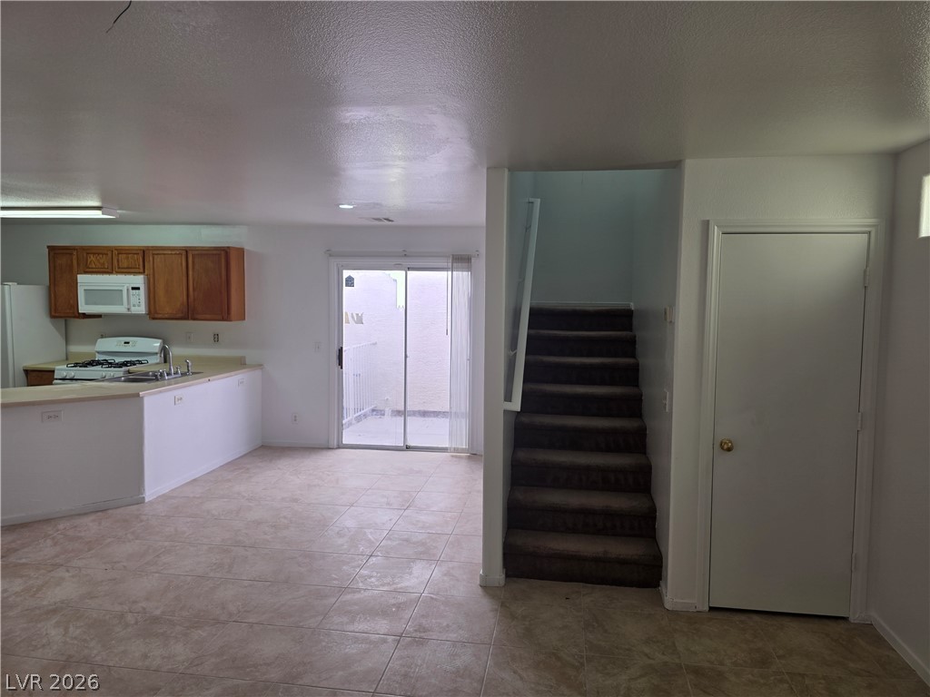 Photo 6 of 11, 10026 Crisp Clover Street