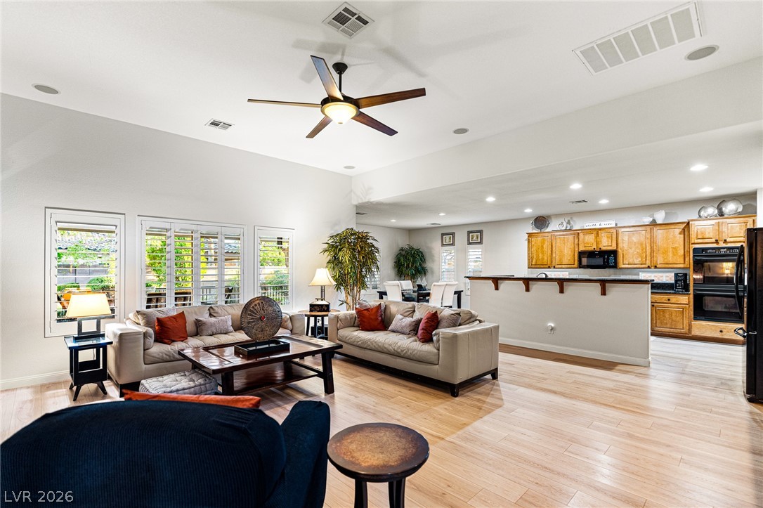 Photo 6 of 38, 5911 Hansford Ranch Avenue