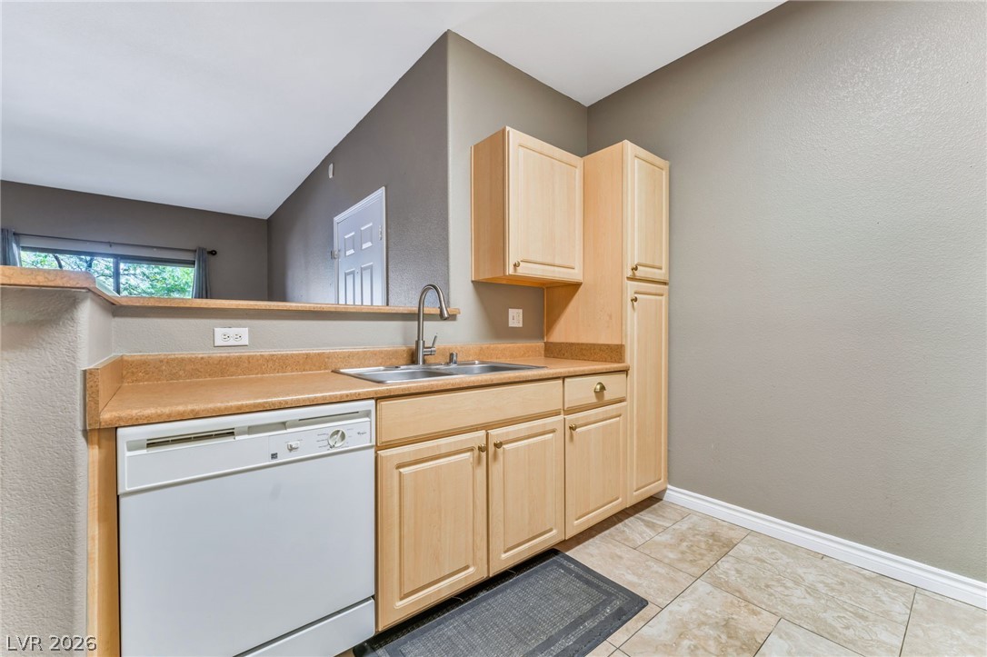 Photo 9 of 22, 8250 N Grand Canyon Drive #1186