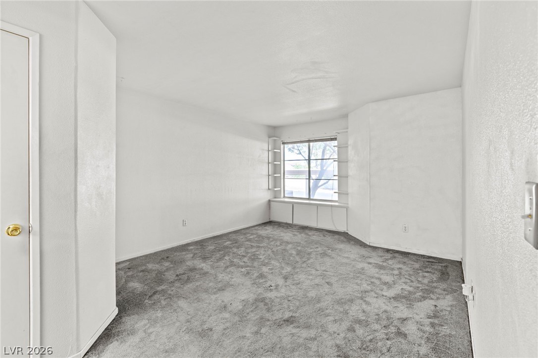 Photo 21 of 35, 698 S Racetrack Road #311