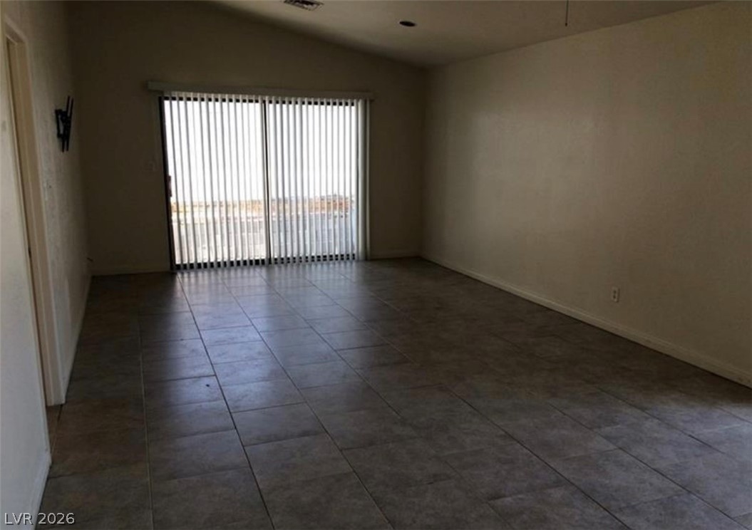 Photo 9 of 32, 3948 APPLECREST Street