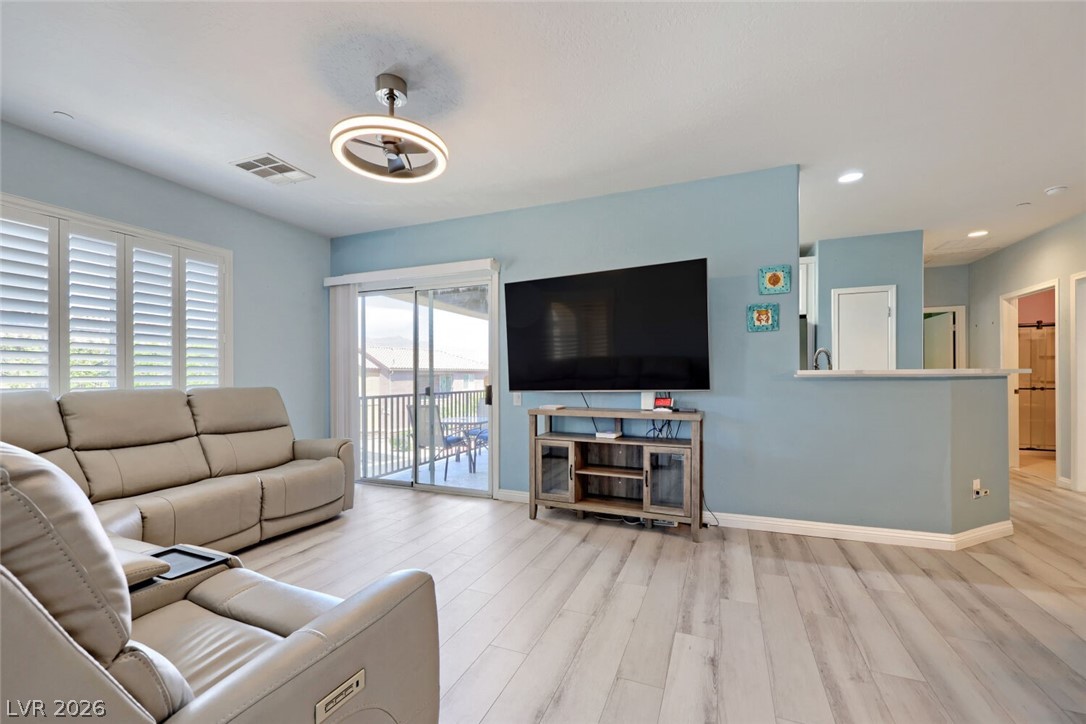 Photo 12 of 53, 6868 Sky Pointe Drive #2064