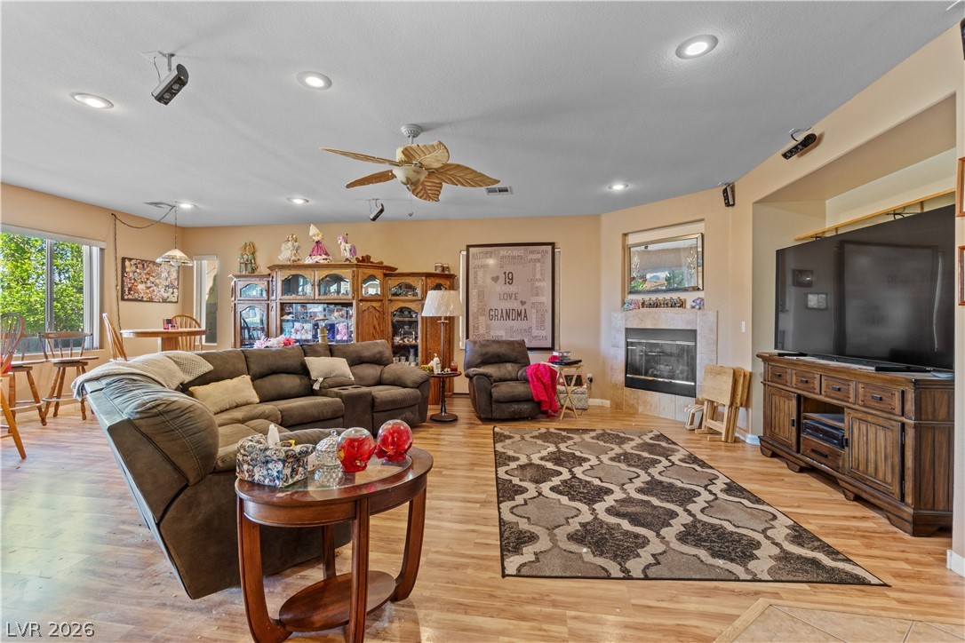 Photo 13 of 50, 874 Ashford Way