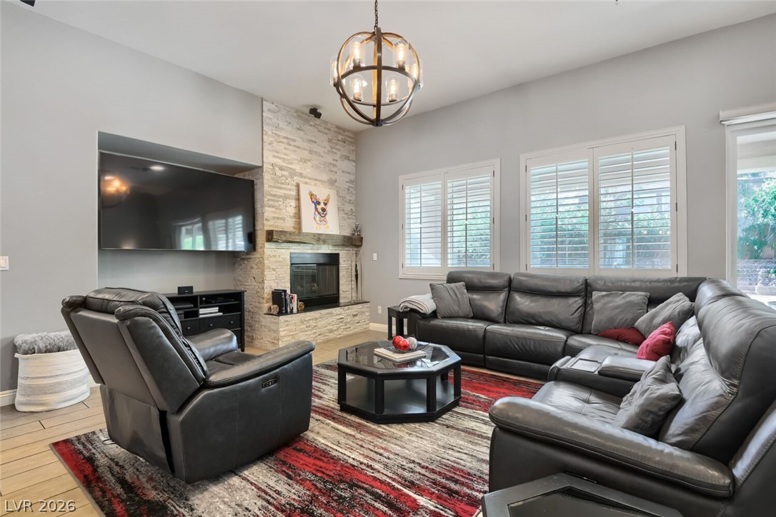 Photo 8 of 25, 3933 Pasilla Avenue