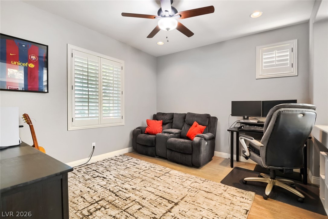 Photo 18 of 25, 3933 Pasilla Avenue