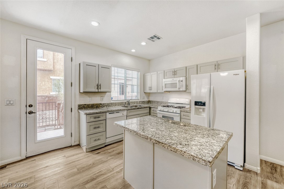 Photo 7 of 34, 8160 Herring Avenue