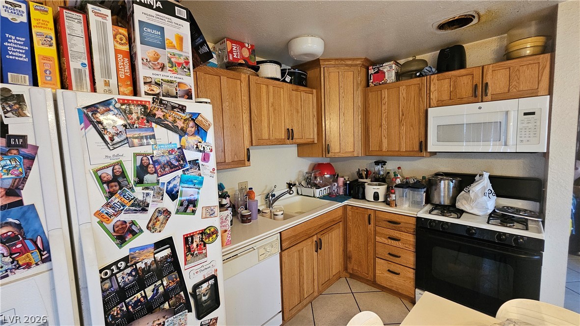 Photo 13 of 44, 4418 Pinegrove Street