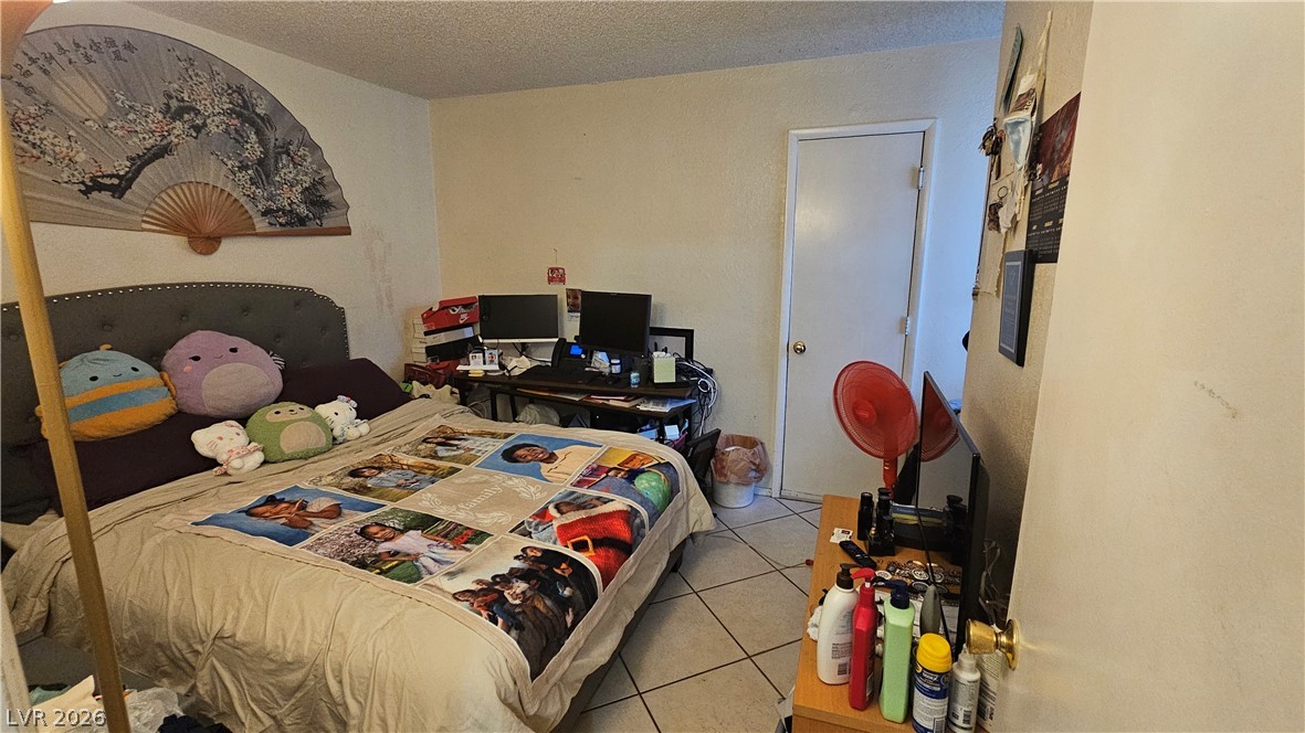 Photo 17 of 44, 4418 Pinegrove Street