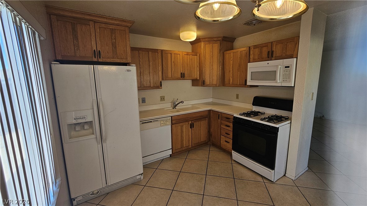 Photo 40 of 44, 4418 Pinegrove Street