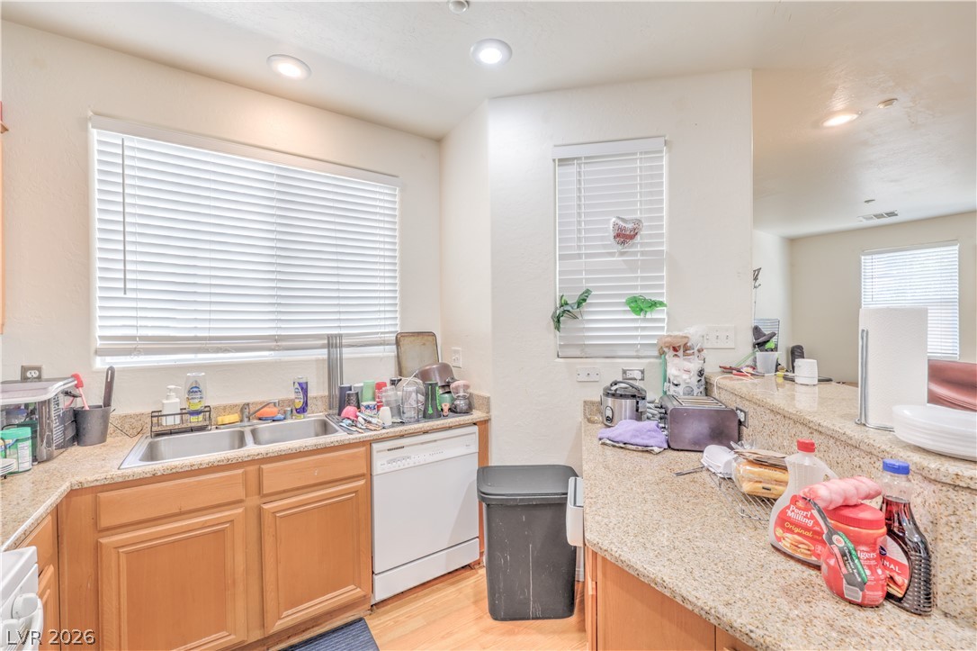 Photo 10 of 35, 4330 Westbury Square Street #2