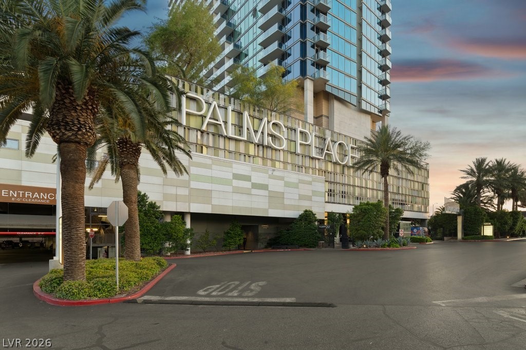 Photo 3 of 4381 W Flamingo Road #23301