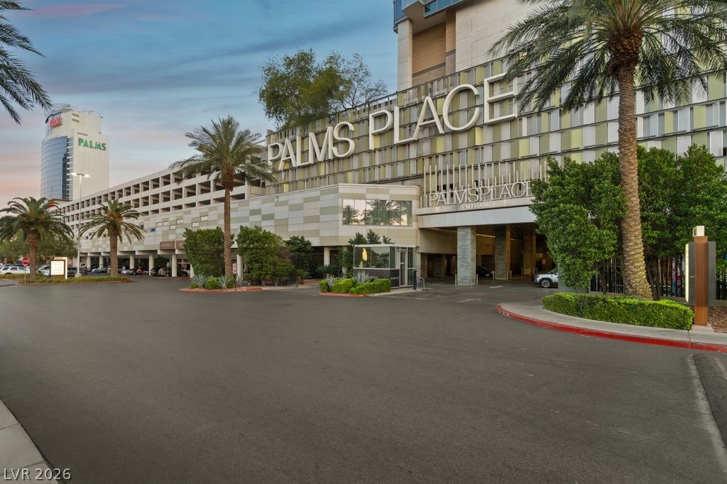 Photo 4 of 4381 W Flamingo Road #23301