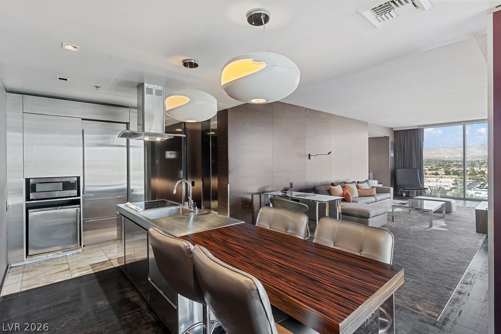 Photo 8 of 47, 4381 W Flamingo Road #23301