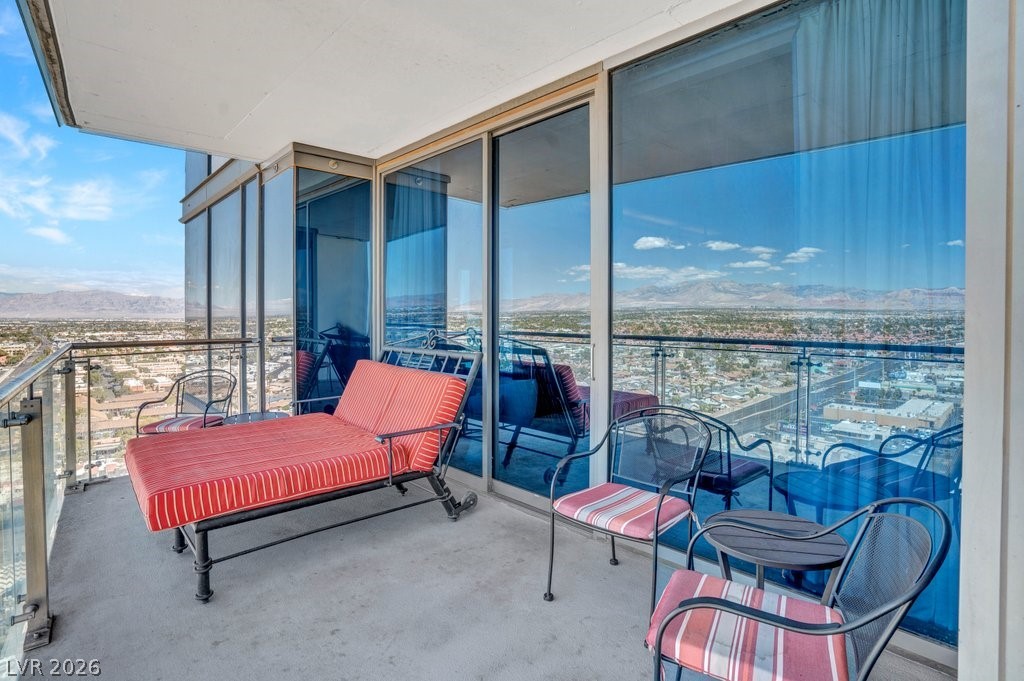 Photo 31 of 47, 4381 W Flamingo Road #23301