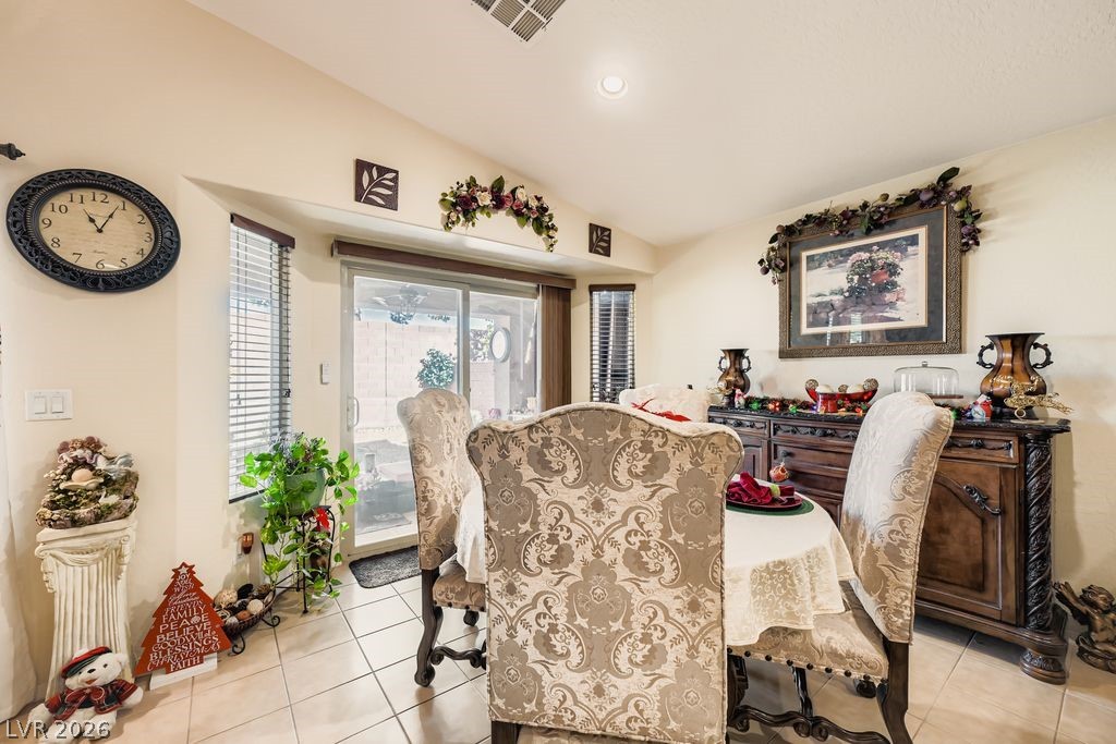 Photo 14 of 47, 3848 Citrus Heights Avenue