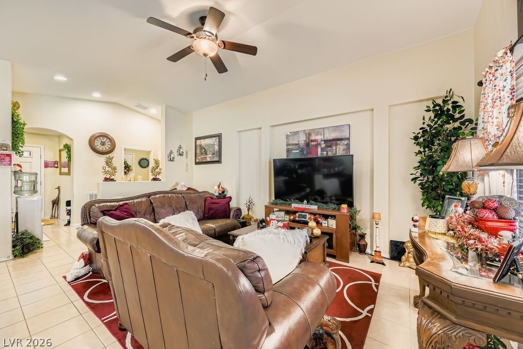 Photo 12 of 47, 3848 Citrus Heights Avenue