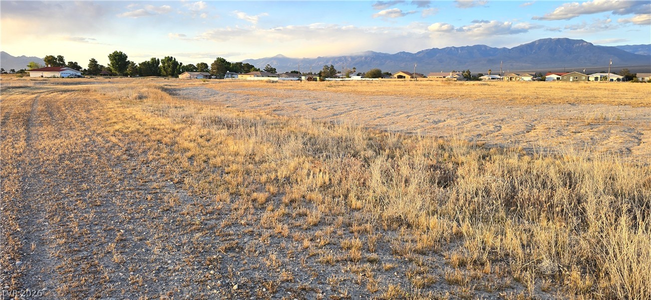 Photo 4 of 1991 S Valley View Circle