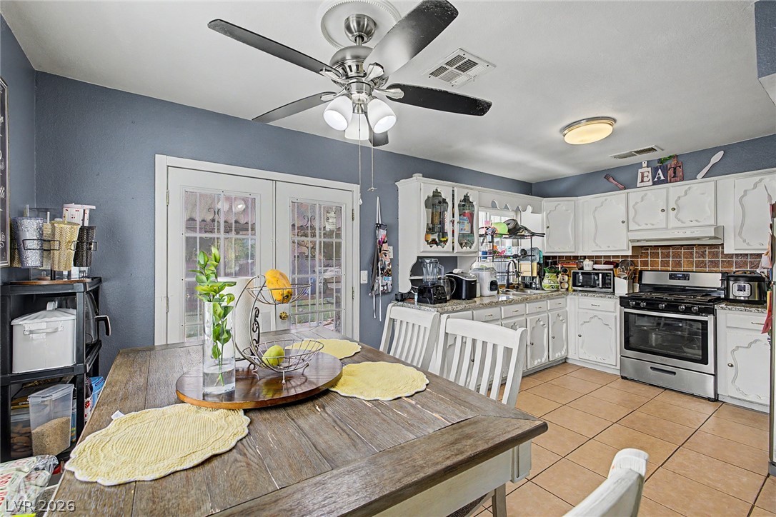 Photo 8 of 26, 4533 Sherrill Avenue