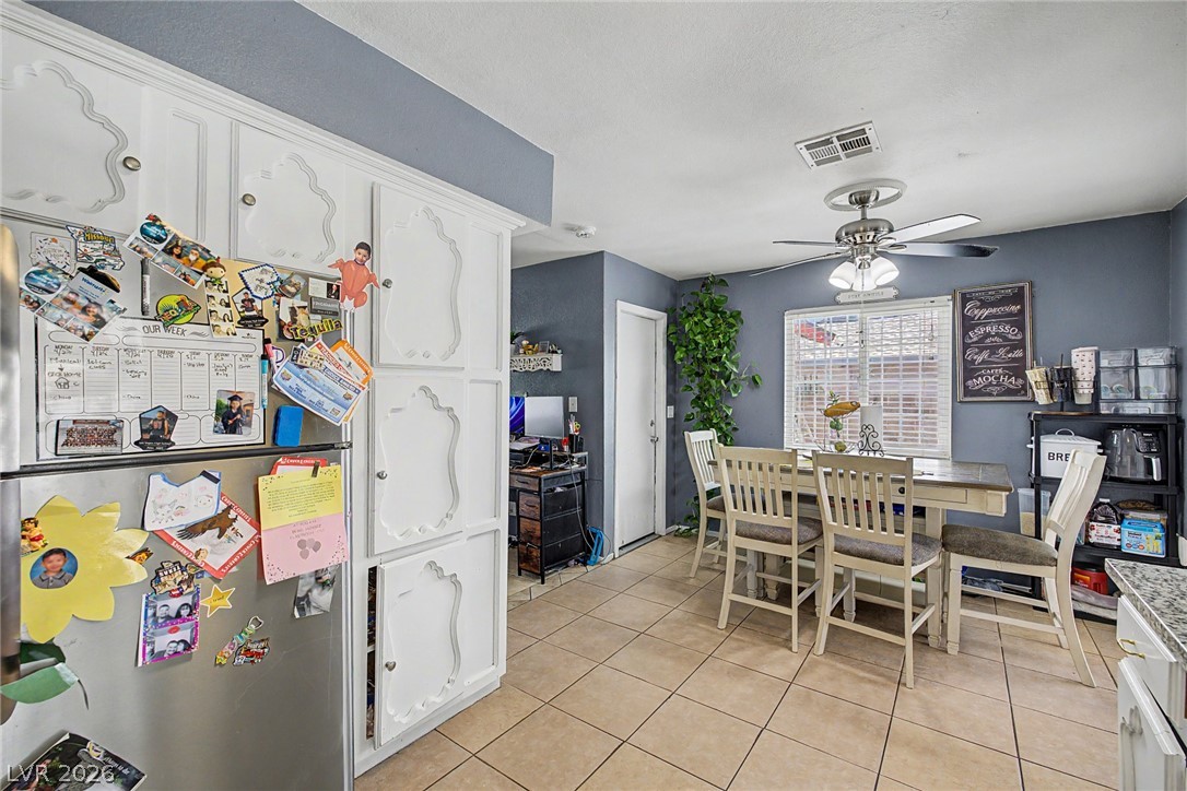 Photo 12 of 26, 4533 Sherrill Avenue