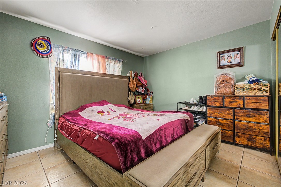 Photo 14 of 26, 4533 Sherrill Avenue