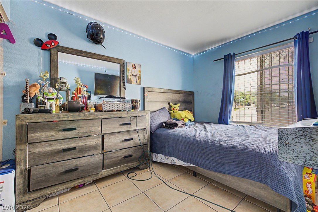 Photo 17 of 26, 4533 Sherrill Avenue