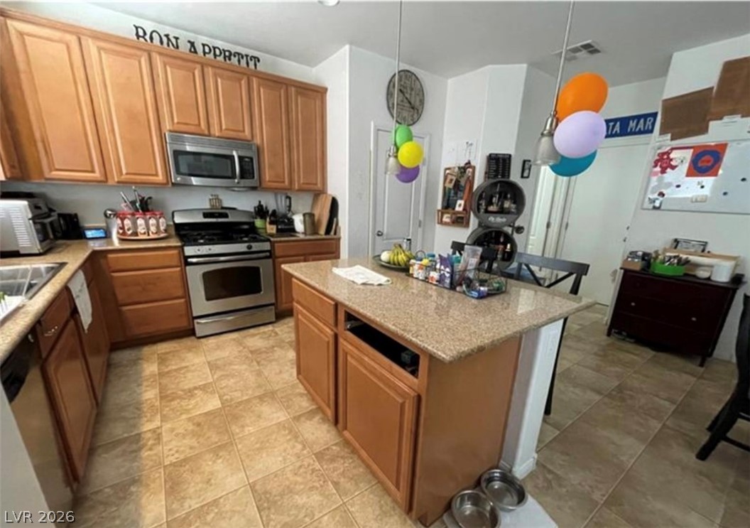 Photo 8 of 17, 10225 Headrick Drive