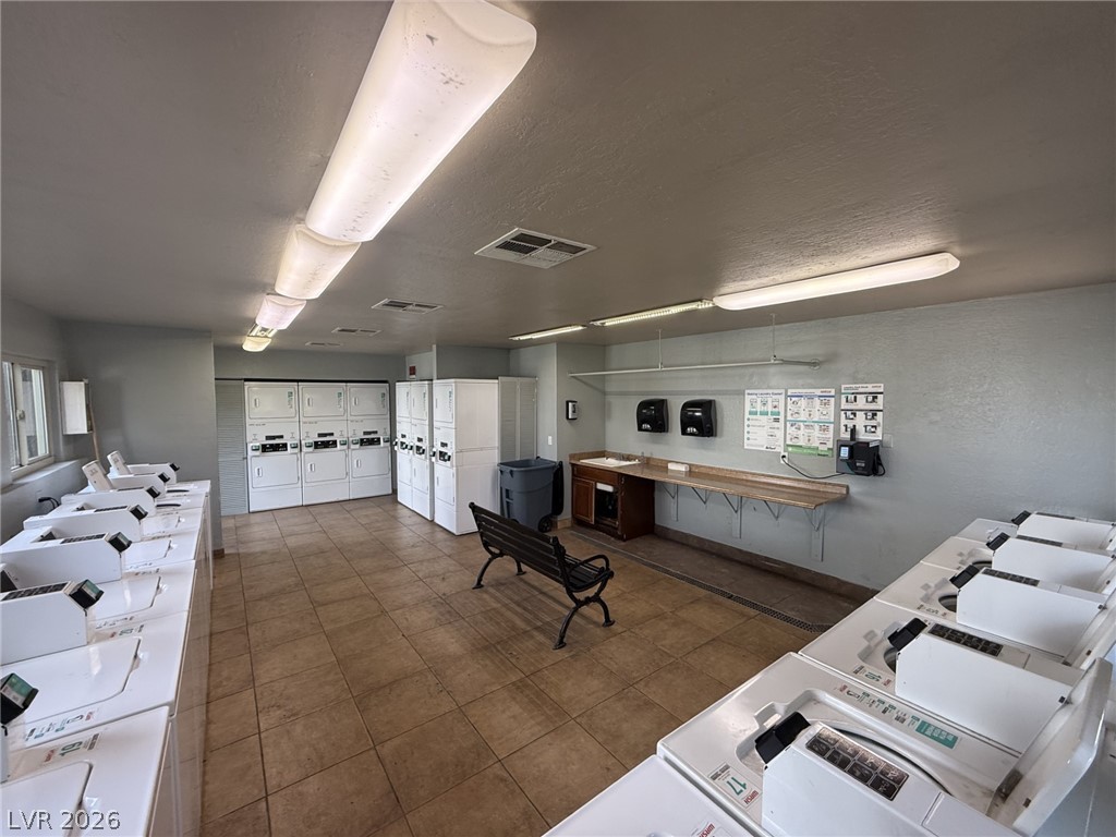Photo 22 of 36, 1455 E Katie Avenue #L23