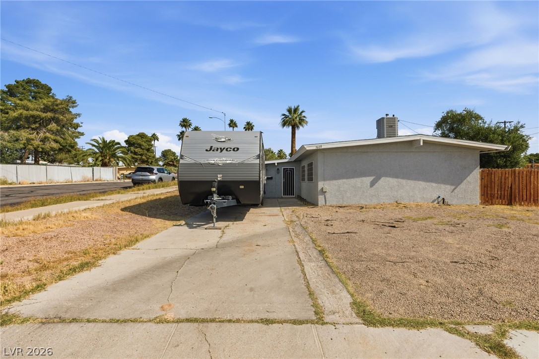Photo 3 of 1609 San Pedro Avenue