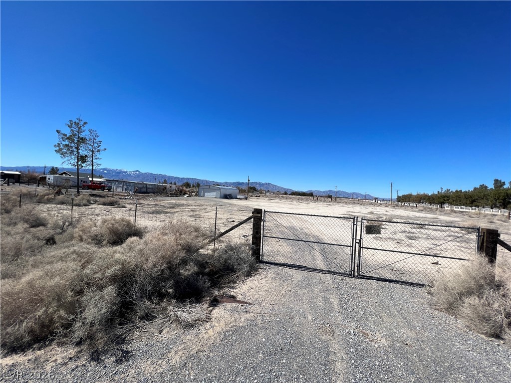 Photo 3 of 5080 S Sunland Avenue