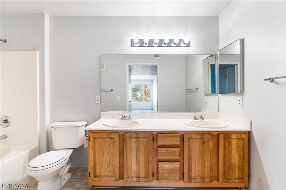 Photo 11 of 23, 5710 E Tropicana Avenue #2148