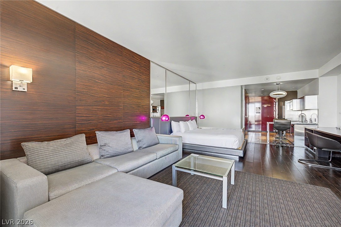 Photo 7 of 35, 4381 W Flamingo Road #36304
