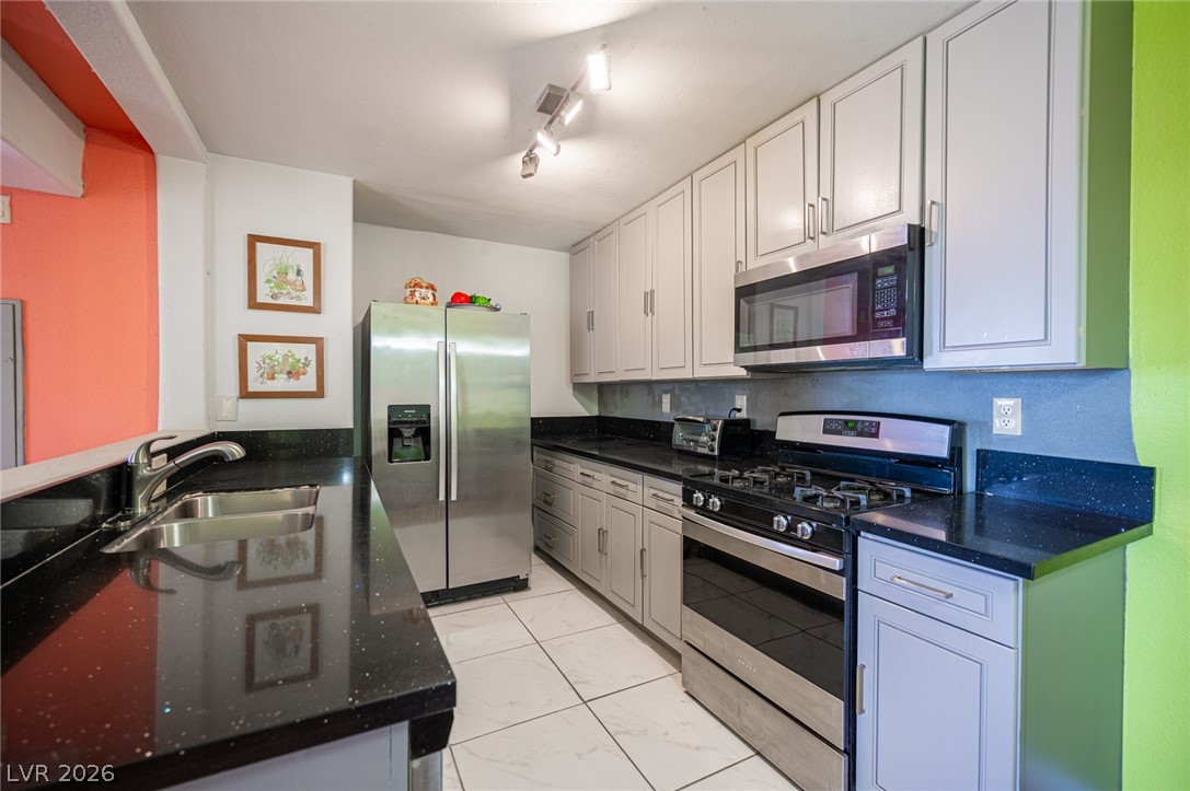 Photo 23 of 50, 2120 Ramrod Avenue #927