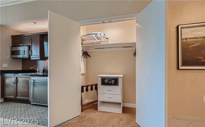Photo 17 of 27, 135 E Harmon Avenue #22717
