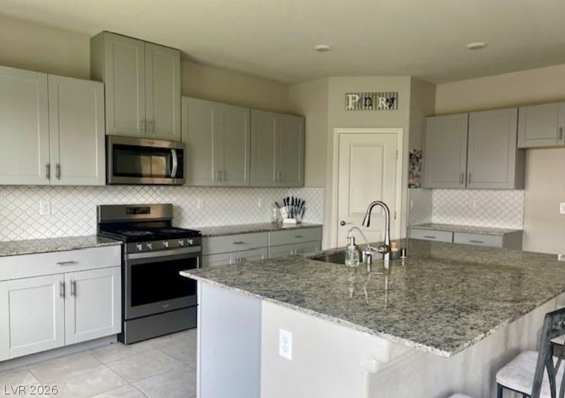 Photo 2 of 941 Twincrest Avenue