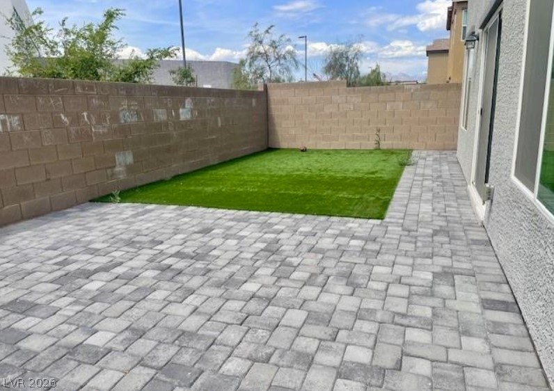 Photo 8 of 8, 941 Twincrest Avenue