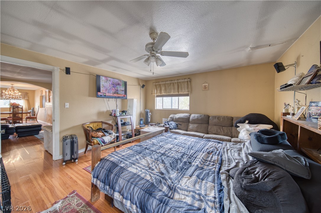 Photo 15 of 30, 1610 W Vondell Drive