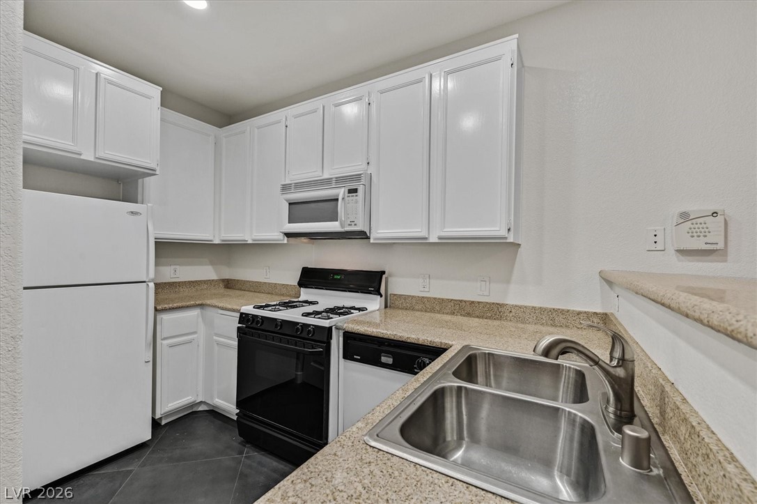 Photo 4 of 3318 N Decatur Boulevard #1089